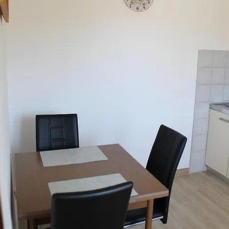 Kekel Apartman *