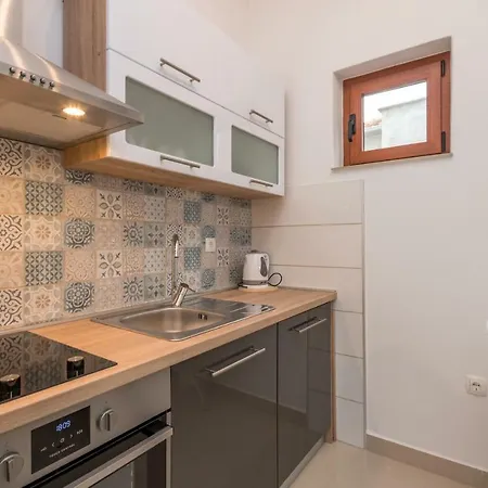 Kekel Apartman *